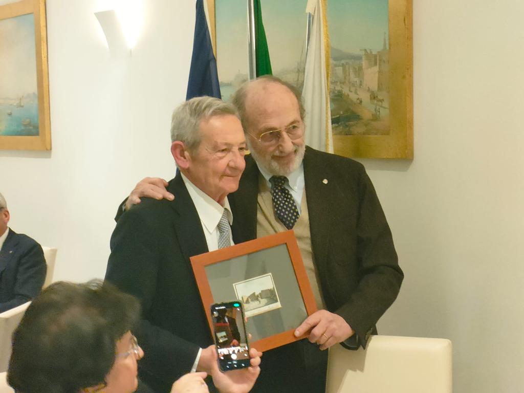 VI Premio“Magna Graecia International Fellowship of Rotarians – Giovanni Lazzara” – Conversazione con il Prof.De Simone